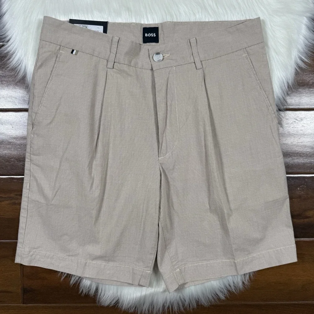 Hugo Boss Men's Size US 30 R /‎ UK 46 Tan Kane Regular Fit Pleated Chino Shorts